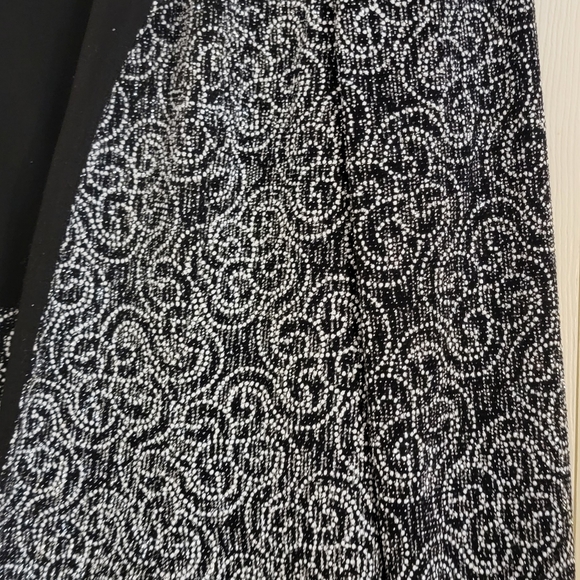 Ladies 2Pc Set - Picture 3 of 10